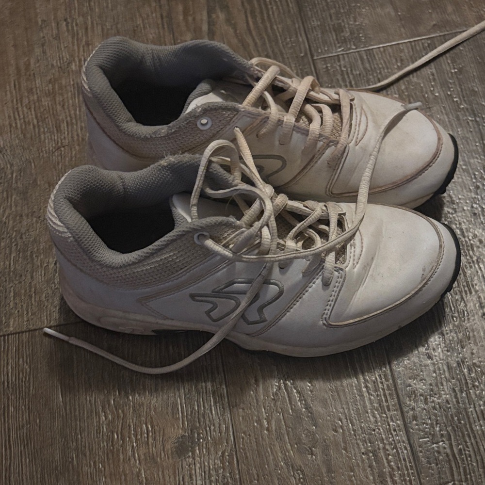 Women's turf shoes
